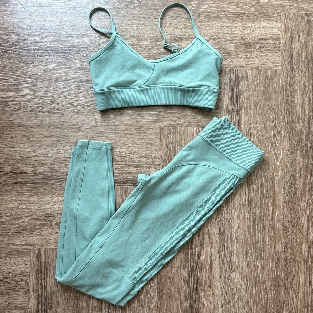 Alo SET | Alosoft Head Start Bra + Leggings
